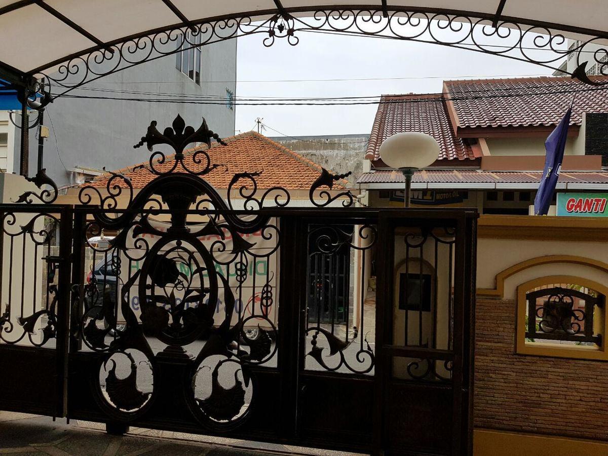 The Backpacker Semarang Hostel Εξωτερικό φωτογραφία