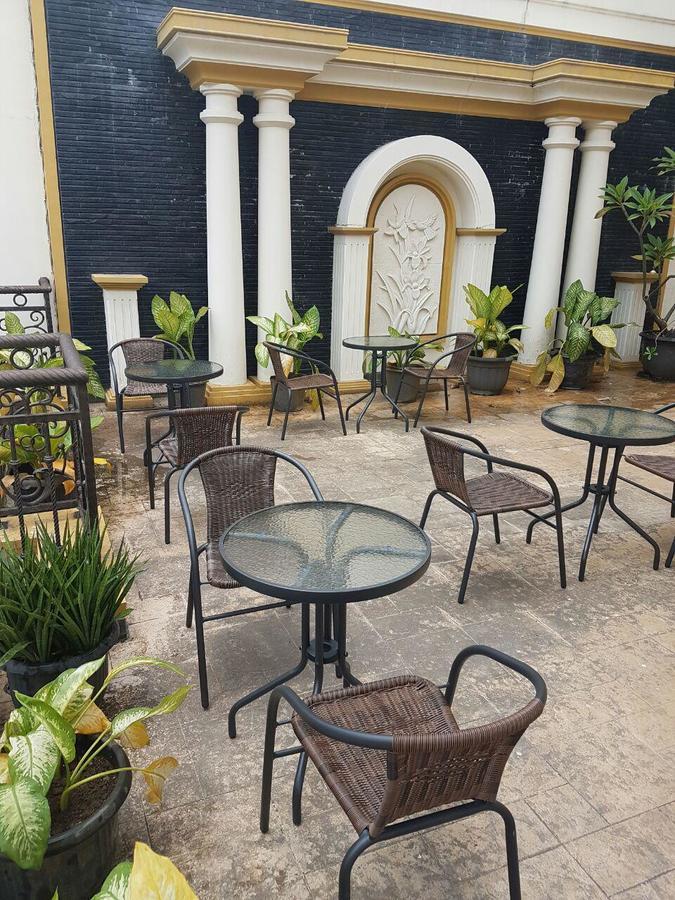 The Backpacker Semarang Hostel Εξωτερικό φωτογραφία