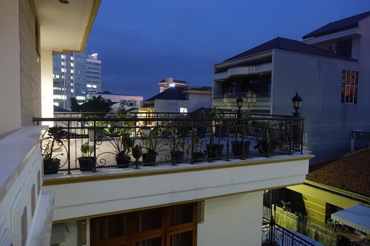 The Backpacker Semarang Hostel Εξωτερικό φωτογραφία