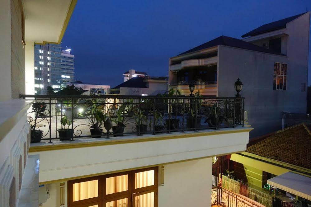 The Backpacker Semarang Hostel Εξωτερικό φωτογραφία