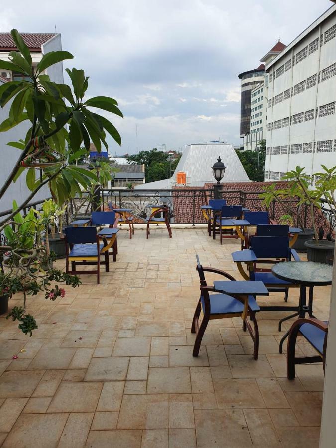 The Backpacker Semarang Hostel Εξωτερικό φωτογραφία