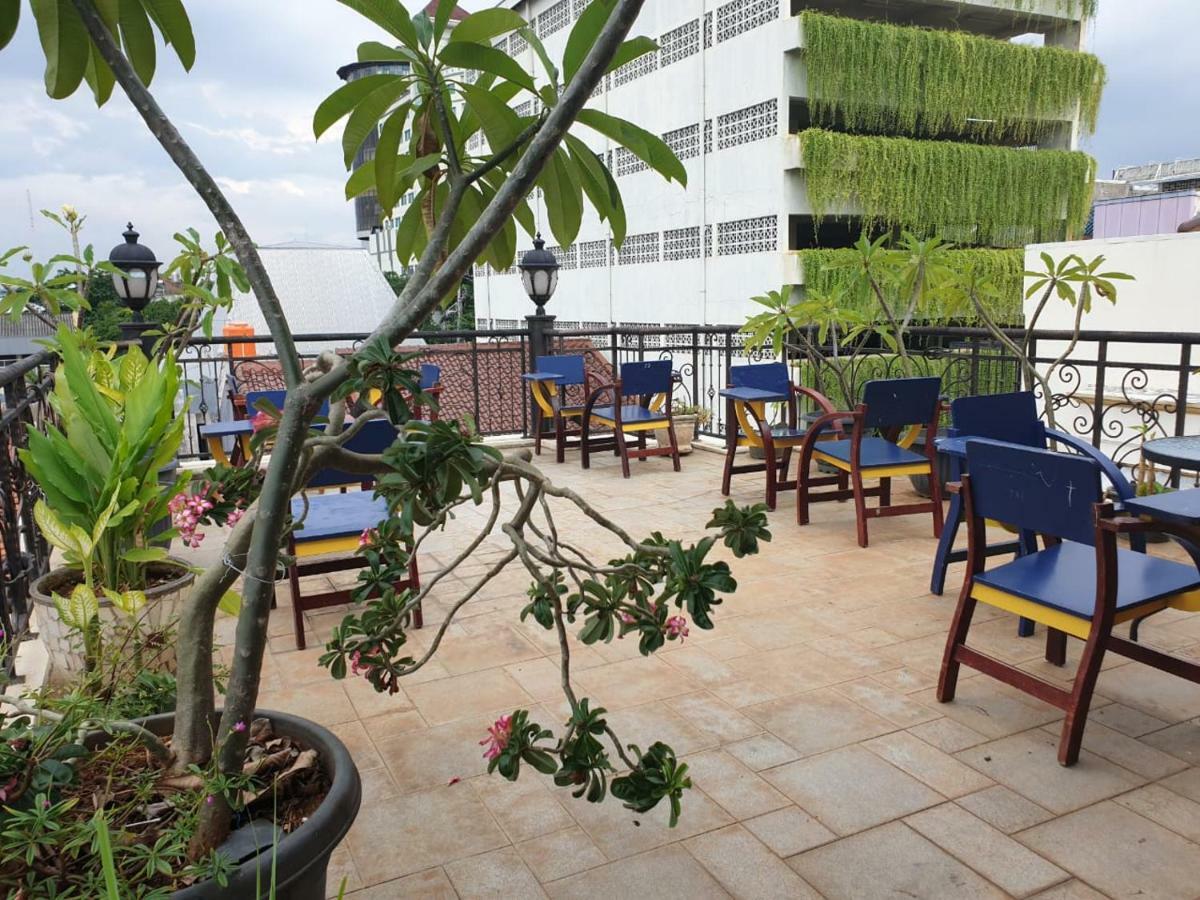 The Backpacker Semarang Hostel Εξωτερικό φωτογραφία