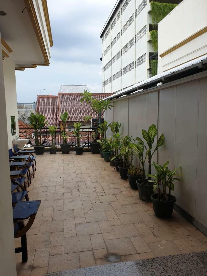 The Backpacker Semarang Hostel Εξωτερικό φωτογραφία